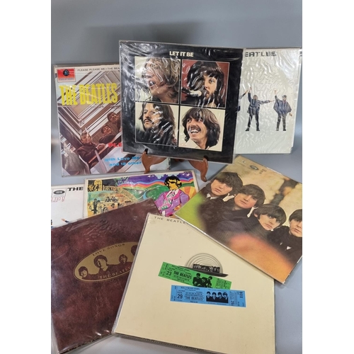 361B - Collection of Beatles vinyl LP records to include: 'Help', stereo PCS3071 (2), 'Please Please Me', P... 