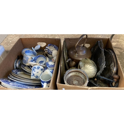 538 - Box of assorted blue and white china, various including: Spode, Staffordshire, 18th century tea cadd... 