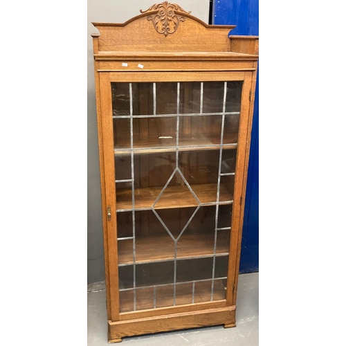 541 - Early 20th century oak glazed bookcase with leaded glazing bars to the single door and adjustable sh... 