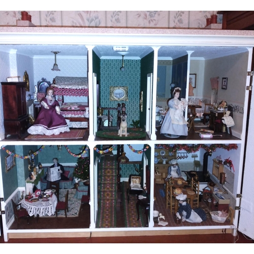 558 - Good quality and well made collector's doll's house in the form of a Georgian residence with parapet... 