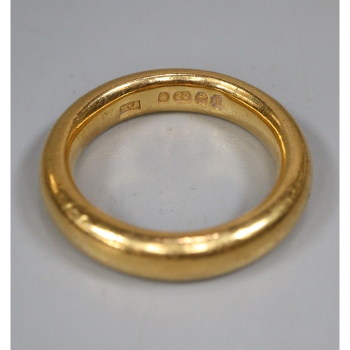 338 - 22ct gold wedding band. 8.2g approx. Size G. (B.P. 21% + VAT)