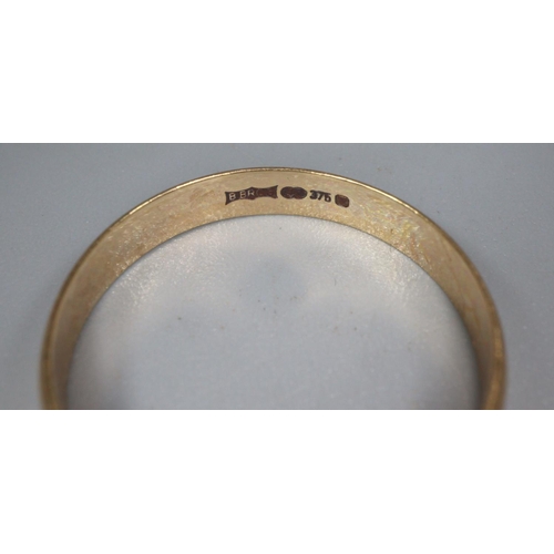 340 - 9ct gold wedding band.  1.3g approx.  size O.   (B.P. 21% + VAT)