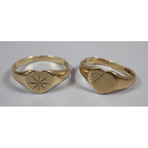 343 - Two 9ct gold signet rings.  4.3g approx.  (2)   (B.P. 21% + VAT)