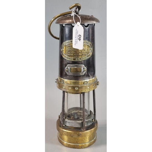 40 - Vintage Miner's safety lamp by E. Thomas & Williams of Aberdare.  Type 8, manufactured 1954.  (B.P. ... 