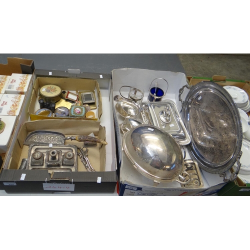 498 - Two boxes of silver plate to include: bacon warmer, two handled tray, entre dish, sauce boats, desk ... 