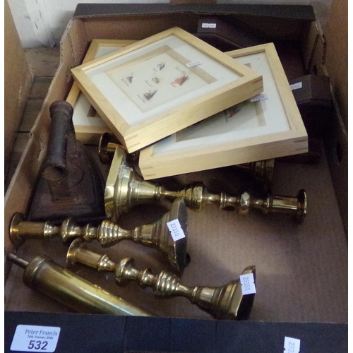 532 - Box of assorted items to include: brass candlesticks, vintage brass oil syringe, wooden bookends, vi... 