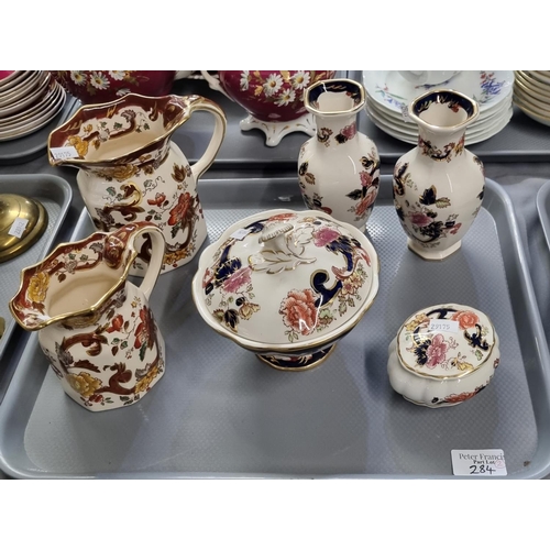 284 - Tray of Masons Ironstone 'Brown Velvet' and 'Mandalay' items to include: pouch shaped dresser jugs, ... 