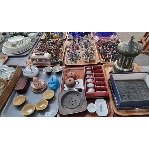 312 - Two trays of Japanese items comprising ceramic bowls with strainers, two ceramic teapots, collection... 