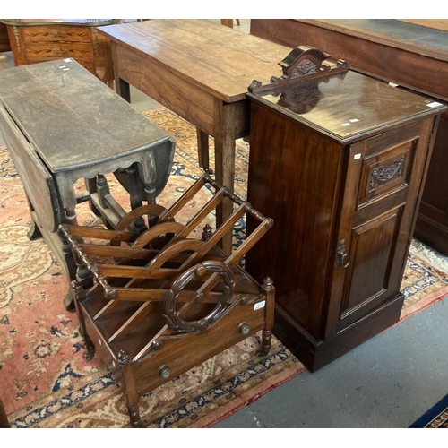 499 - Edwardian simulated rosewood bedside pot cupboard with arch cresting, single door with moulded panel... 