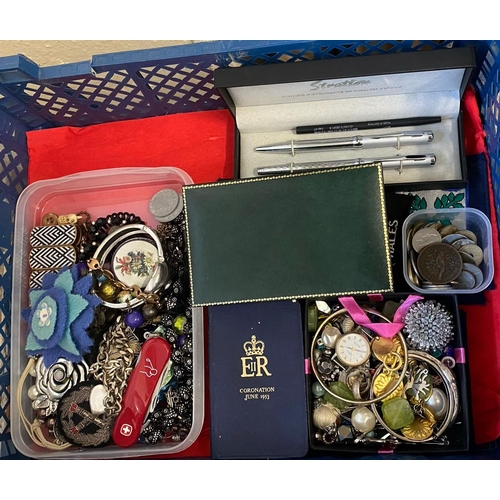 170 - Collection of jewellery and other items to include: Stratton pen set and refill box, coins, enamel f... 