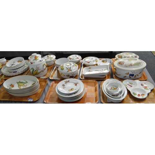 386 - Eight trays of mostly Royal Worcester 'Evesham' design oven to tableware to include: flan dishes, li... 