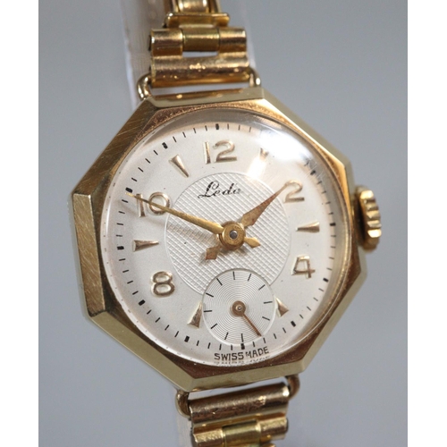 Leda sport Swiss made golden leaf Vintage watch Vintage Retro Leda Mechanical Swiss Made Watch Gold Tone  main image 3