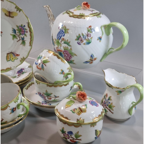 119 - Herend Hungary, a porcelain part dinner and tea service, in the 'Queen Victoria' pattern depicting f... 