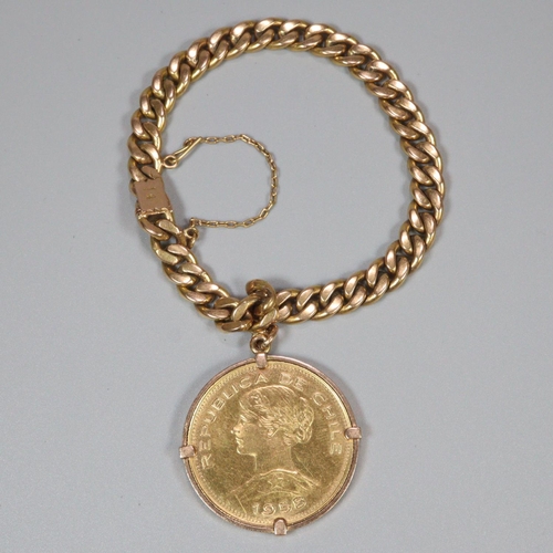 226 - 18ct gold chunky curb link bracelet, together with a gold Republica de Chile 1958 100 pesos coin. 58... 