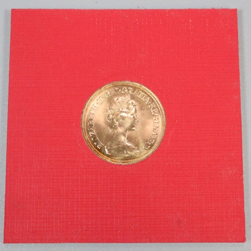 227 - Queen Elizabeth II gold full sovereign dated 1981 in original plastic case. 
(B.P. 21% + VAT)