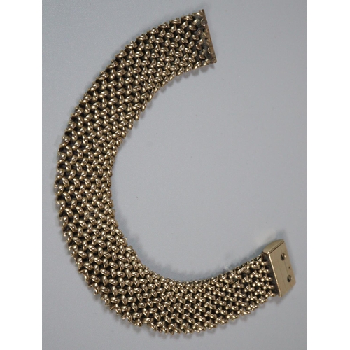 245 - 9ct gold mesh design bracelet. 18.5cm long approx. 30g approx. 
(B.P. 21% + VAT)