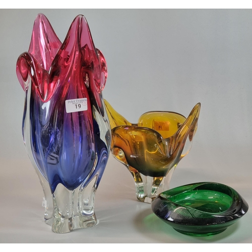 19 - Collection of mid century Murano style design glass to include: two vases and an ash tray, the talle... 