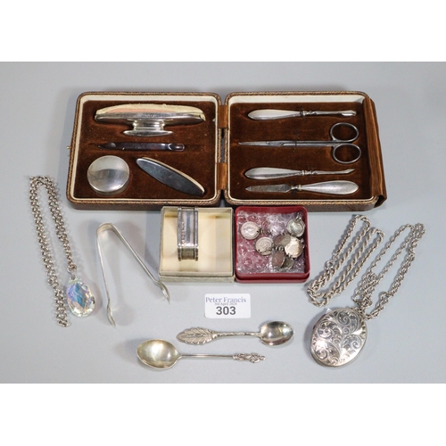 303 - Bag of oddments to include: silver Apostle spoon, silver chain and locket, silver napkin ring, coin ... 