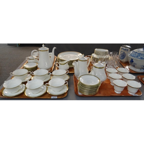 327 - Five trays of various items to include: Wedgwood 'Chester' design tea, coffee and dinnerware compris... 