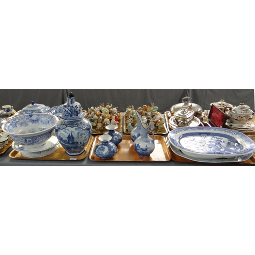 333 - Three trays of blue and white china to include: willow design meat plate with well, Mason's patent i... 