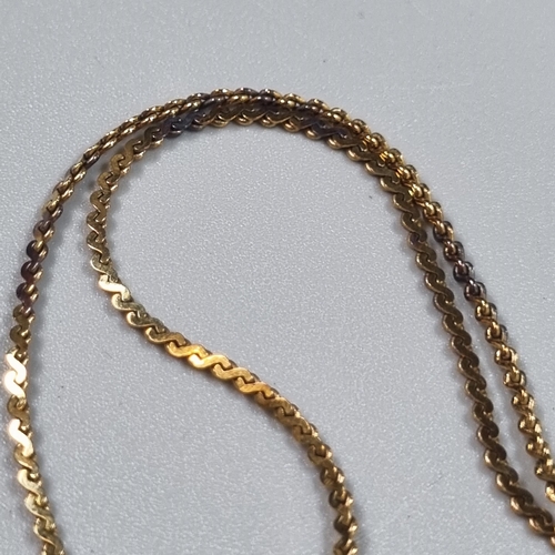 239 - 9ct gold chain with small pendant.  5g approx.  (B.P. 21% + VAT)