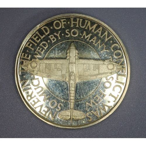 267 - 18ct gold Royal Airforce Battle of Britain 25 Years commemorative coin 'Never in the Field of Human ... 