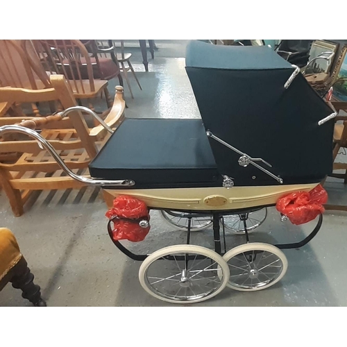 354 - Silver Cross, limited edition, Millennium Dolls Pram/Carriage - registered 2000 - Number 277 with or... 