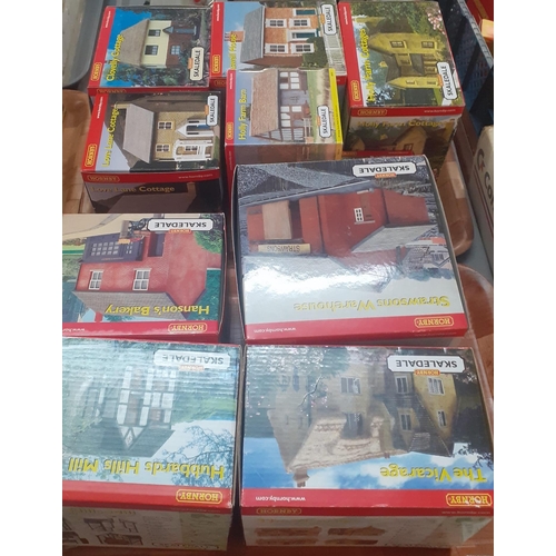 355 - Large collection of Hornby Skaledale buildings, all in original boxes to include: the Vicarage, Holl... 