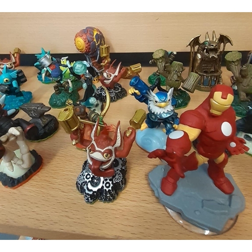 402 - Large collection of Skylander character figures to include: First Series 2011 Original Spyro's Adven... 