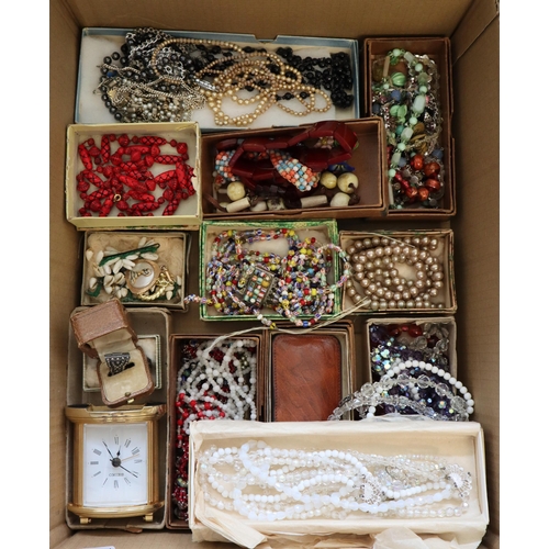 165 - Tray of mainly costume jewellery to include: necklaces, bracelets, brooches etc. together with a Sei... 