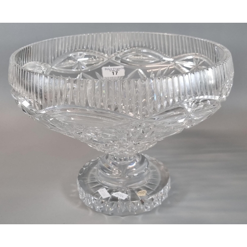 17 - Kinsale crystal centre/punch bowl.  28cm diameter approx.  (B.P. 21% + VAT)