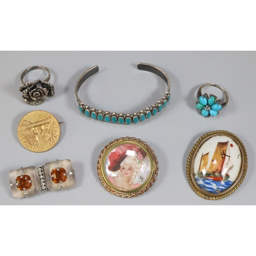 214 - Collection of jewellery to include: R. Lalique Spes Mihi brooch, other French brooches, dress rings,... 