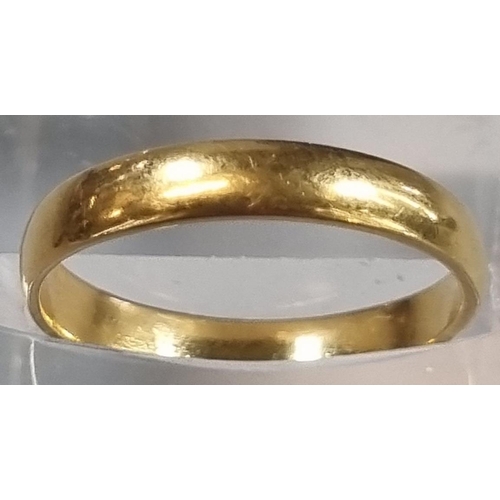 224 - 22ct gold wedding band.  3.2g approx.  Size M.   (B.P. 21% + VAT)