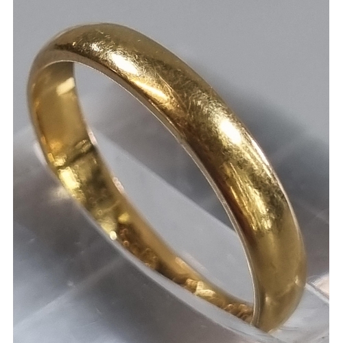 224 - 22ct gold wedding band.  3.2g approx.  Size M.   (B.P. 21% + VAT)