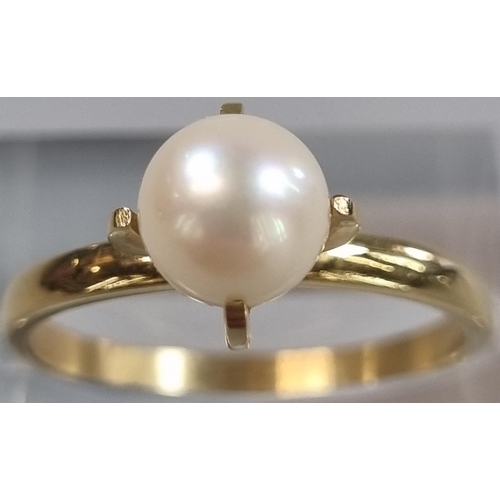 231 - 18ct gold pearl ring.  3.6g approx.  Size Q.   (B.P. 21% + VAT)