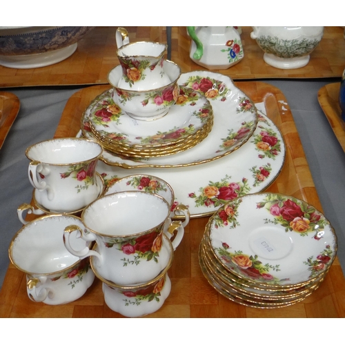 307 - Tray of Royal Albert 'Old Country Roses' design items to include: coffee cups and saucers, milk jug,... 