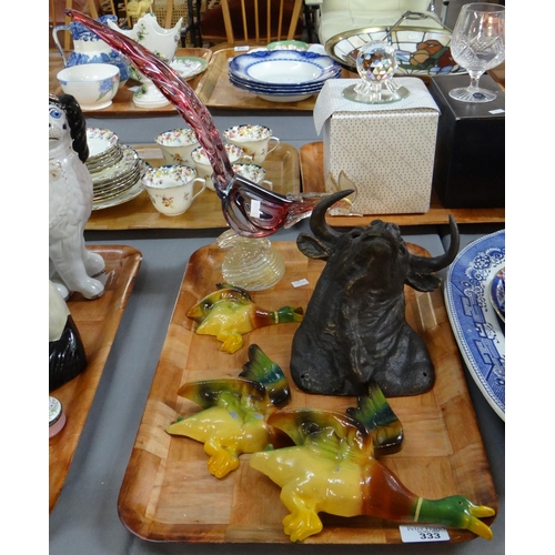 333 - Tray of assorted items to include: a glass cockerel, three metal wall hanging ducks by Barkside and ... 