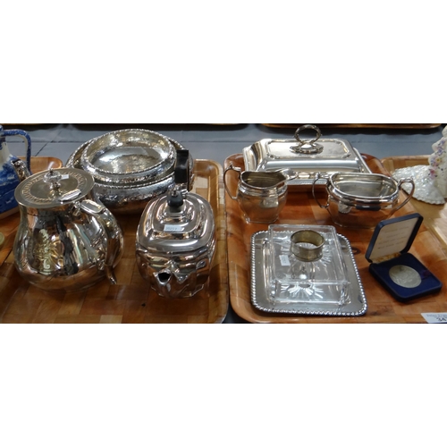 347 - Two trays of silver plate to include: teapots, milk jug, sugar bowl, City of Belfast coin in case, M... 