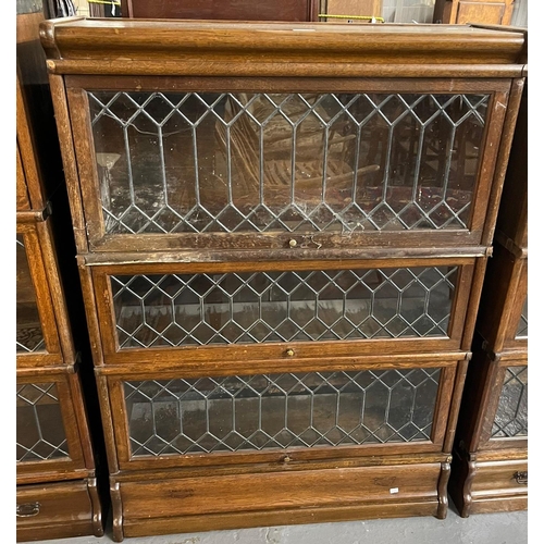 441 - Early 20th century Globe Wernicke style oak lead glazed three sectional bookcase.  87x30x119cm appro... 