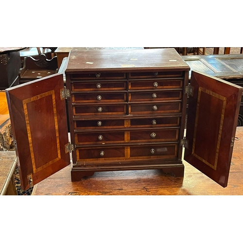 496 - Late 19th early 20th century mahogany inlaid two door blind panelled specimen/collectors' cabinet, t... 