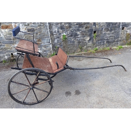 518 - Horse drawn vehicle - modern light two wheeled pony trap with square section tubular framing and spr... 