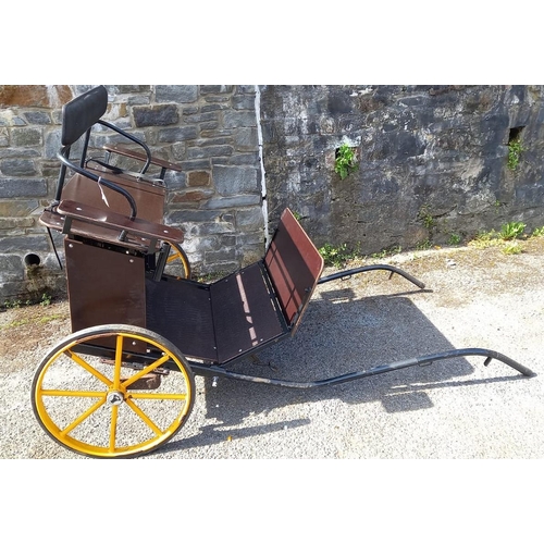 521 - Horse drawn vehicle - Modern Shetland pony Trap with box section frame, sprung suspension and two sh... 