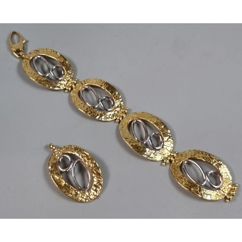 228 - Italian 9ct gold contemporary design ladies bracelet.  16.3g approx.  (B.P. 21% + VAT)