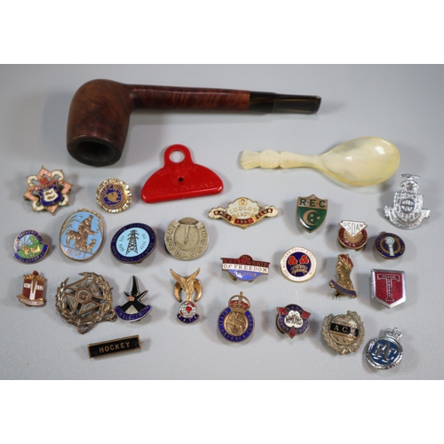 263 - Plastic tub comprising collection of enamel badges including: Ludlow Lady Race Club 1961, RAC, the F... 