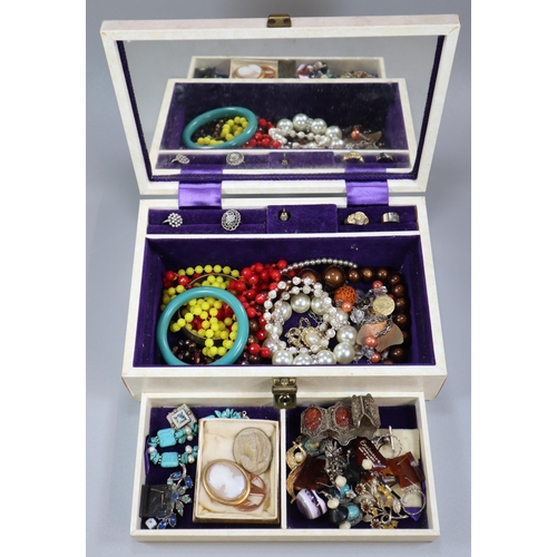 279 - Jewellery box comprising assorted costume jewellery to include: turquoise stone bracelet, mosaic bro... 