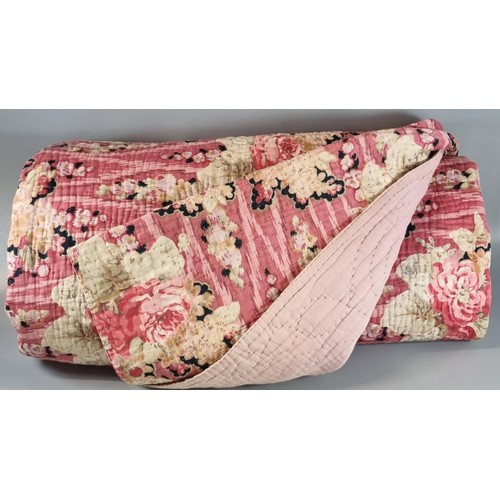 139 - Pink ground bedspread/quilt decorated with roses.   (B.P. 21% + VAT)