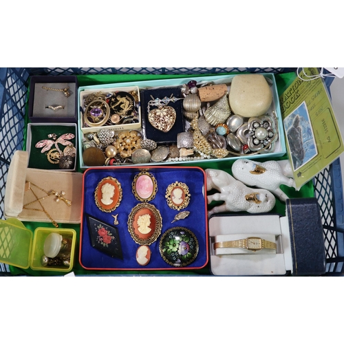 176 - Collection of vintage and other jewellery to include: salt and pepper poodle shakers, cameo brooches... 