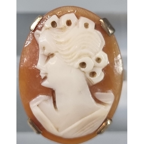 242 - 9ct gold cameo portrait ring. 3.6g approx. Ring size K (B.P. 21% + VAT)