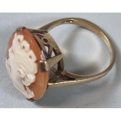 242 - 9ct gold cameo portrait ring. 3.6g approx. Ring size K (B.P. 21% + VAT)