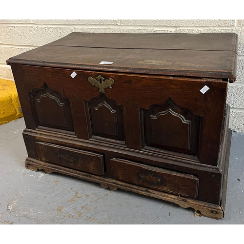 422 - 18th century Welsh oak coffwr bach, having moulded edged top over three ogee pointed arch fielded pa... 